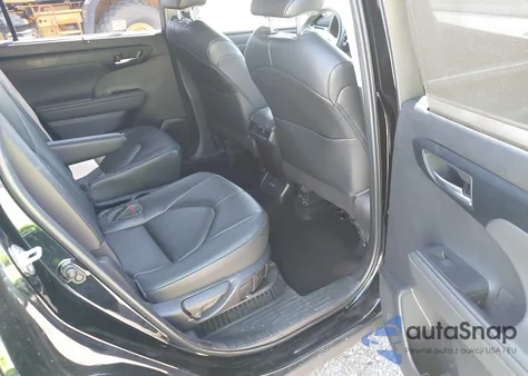 2023 Toyota Highlander Hybrid Xle z USA, uszkodzony, nr VIN 5TDKBRCH0PS566577